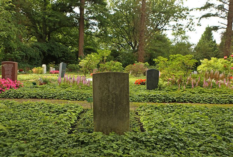 An der historischen Klinkermauer