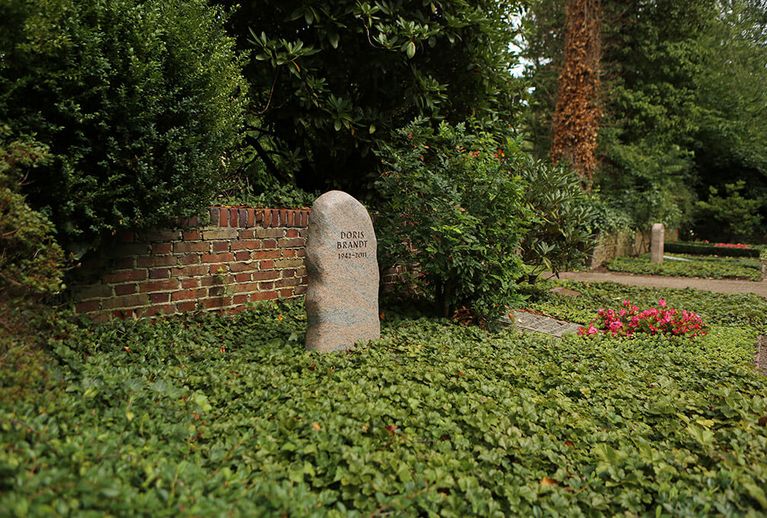 An der historischen Klinkermauer
